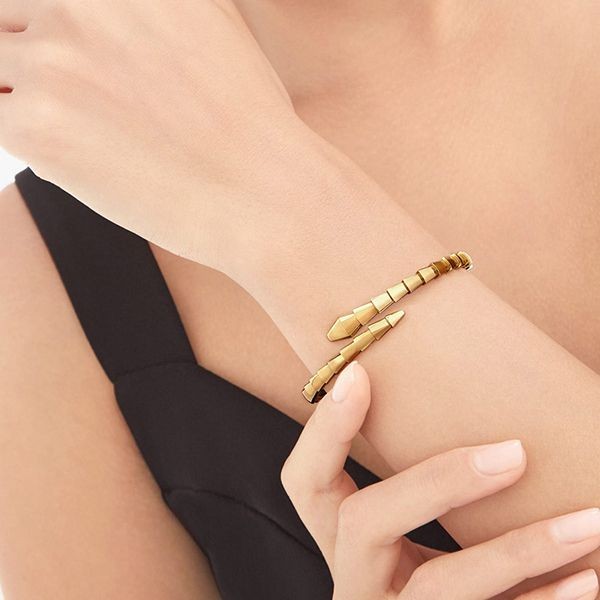 【ブルガリ】セルペンティヴァイパー 偽物 ブレスレット 18K 洗練 2色