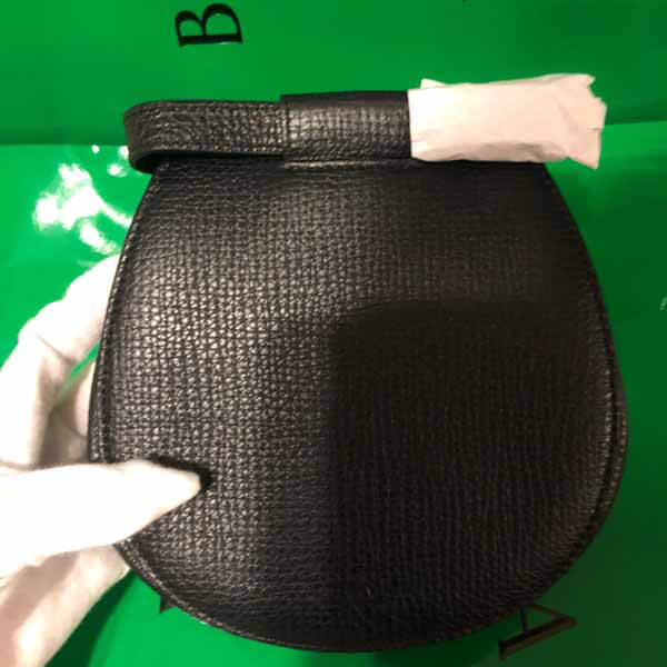 人気！【ボッテガヴェネタ ベルトバッグ 偽物】2Way レザー ラウンド ベルトバッグ 576643VMAO28633