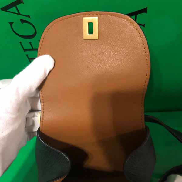 人気！【ボッテガヴェネタ ベルトバッグ 偽物】2Way レザー ラウンド ベルトバッグ 576643VMAO28633