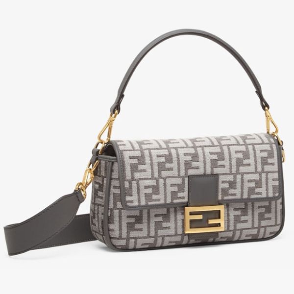 フェンディ 偽物 ★FFタペストリーモチーフ バゲットバッグ ミディアム 2色 8BR600ALUNF1J43