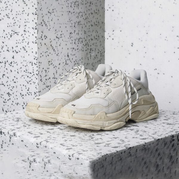 バレンシアガ スーパーコピー 奇跡の再入荷！即発送 入手困難 ☆ 激レア Triple S バレンシアガ 偽物