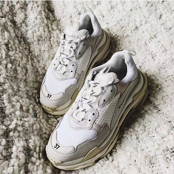 バレンシアガ スーパーコピー 奇跡の再入荷！即発送 入手困難 ☆ 激レア Triple S バレンシアガ 偽物