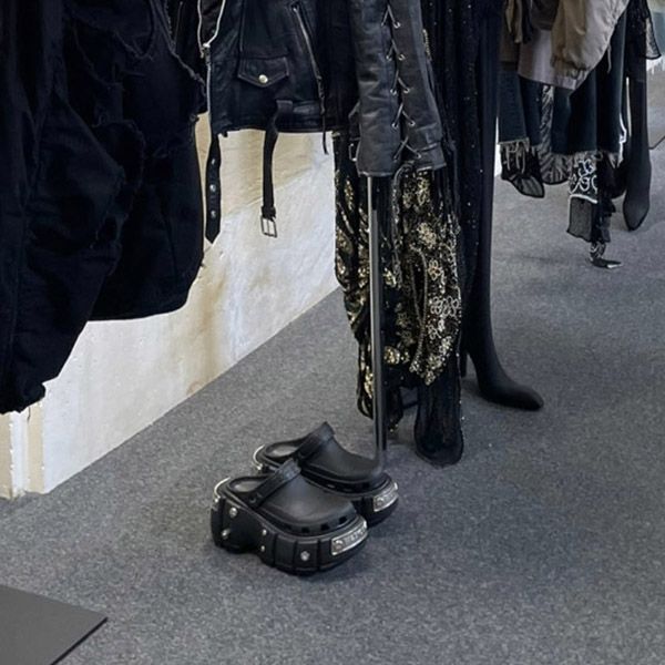【22SS】バレンシアガ Hard Crocs サンダル クロックス 厚底 ロゴ