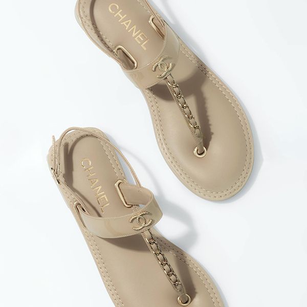 22SS【シャネル】トング サンダル 偽物チェーン パテントレザー