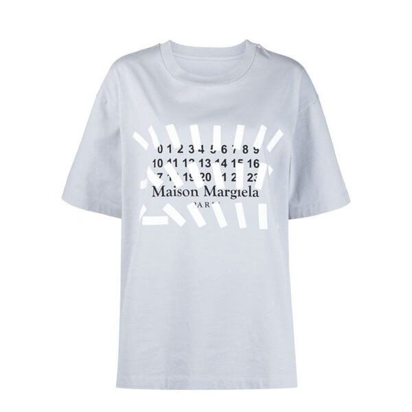 ☆メゾンマルジェラ Tシャツ 偽物☆マルジェラ トミーキャッシュ 偽物 テーププリントロゴTシャツ