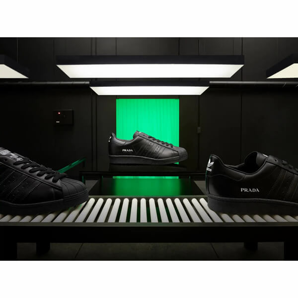 アディダス イージーブースト 偽物 アディダス×PRADA コラボ SUPERSTAR 限定レザースニーカー 全3色