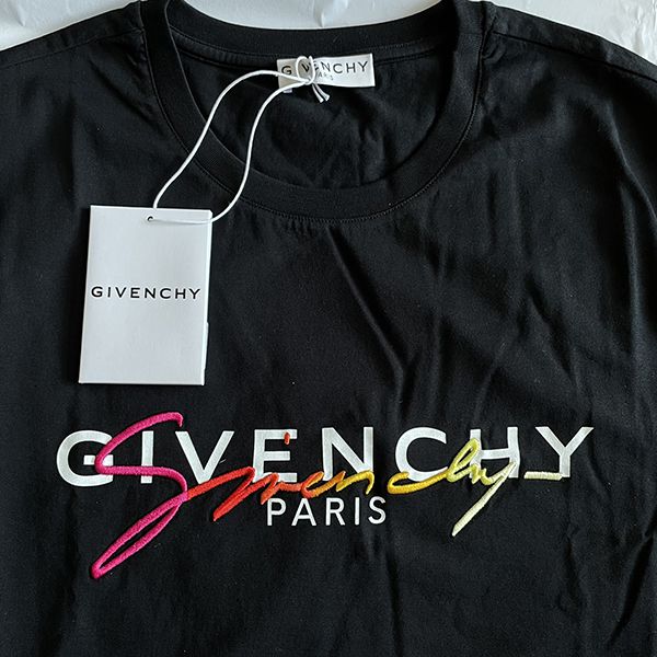 ジバンシィ Tシャツ 偽物 グラデーションロゴ Tシャツ