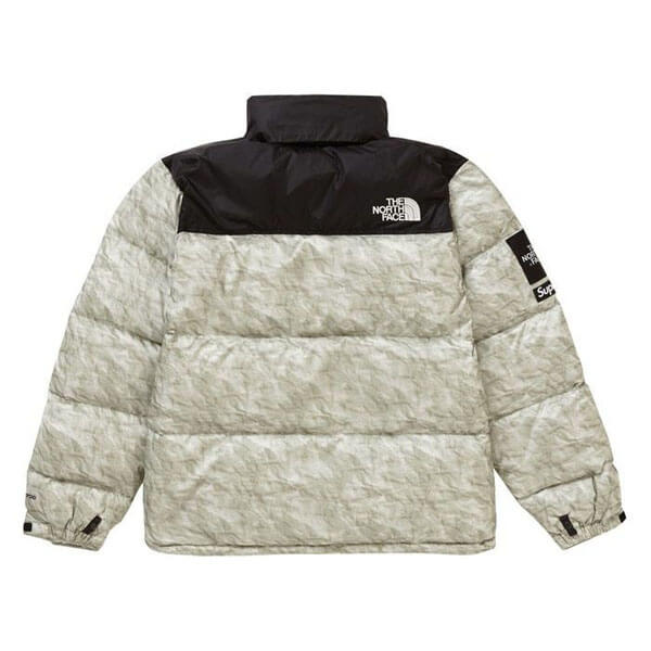 ペーパーヌプシ 偽物 シュプリーム ノースフェイス 偽物 The North Face Paper Print Nuptse Jacket 紙ヌプシ 欲しい超限定