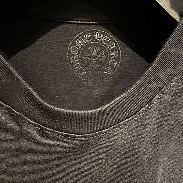 新品 クロムハーツtシャツ 偽物 半袖カットソー セレブ多数愛用