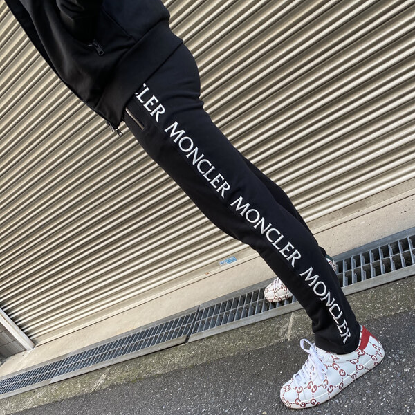 モンクレール パンツ 偽物 ロゴがオシャレなカジュアルパンツ 0918H72600V8183999 1年中使える.