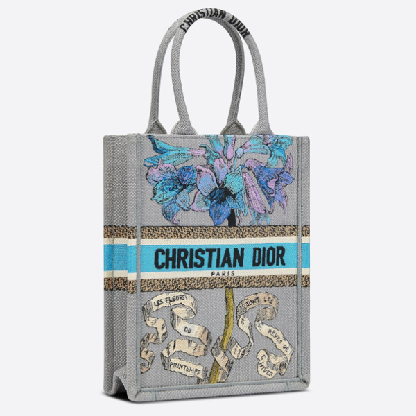 ディオール ブックトート 偽物 BOOK TOTE バーティカルバッグ Fleurs Bibliques エンブロイダリー