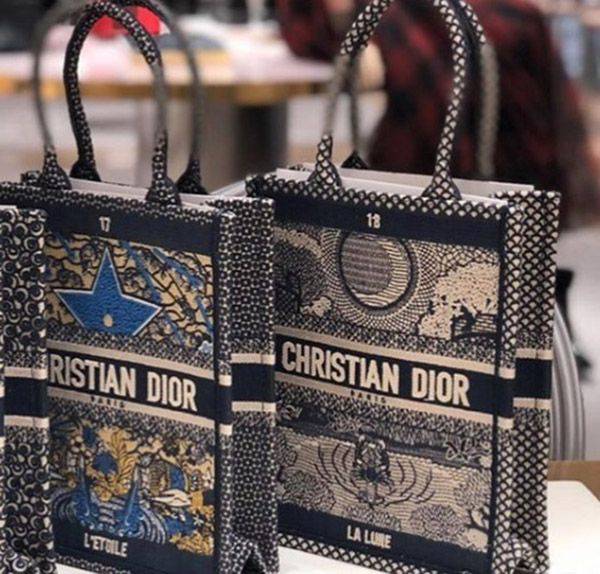 【ディオール】Mini Vertical ブックトート 激安 在庫確保済み！超レア品！