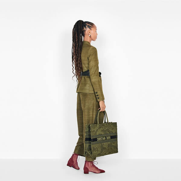 ディオール トートバッグ 偽物 日本未入荷◆ BOOK TOTE カモフラージュ トート M1286ZWAH_M989