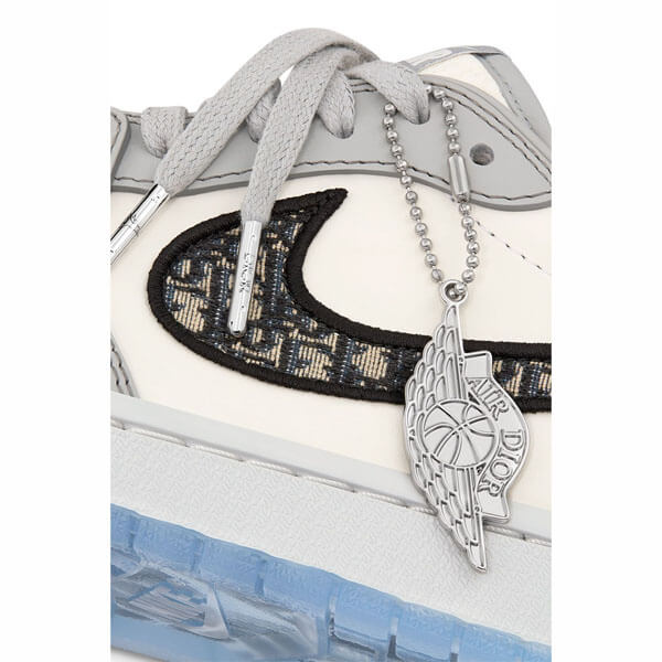 エアディオール 偽物 ナイキ ディオール スニーカー コピー おすすめ ディオールエアージョーダン 超激レア Air Jordan 1 Low 