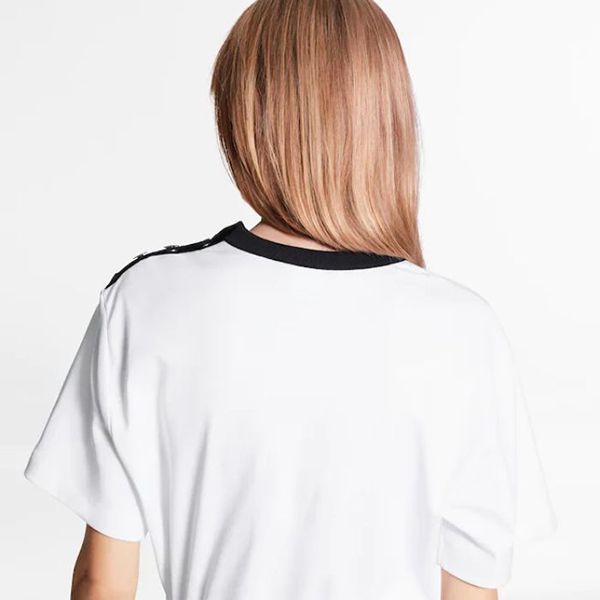ルイヴィトン Tシャツ パロディ ブランドコピー tシャツ レディース グレーのパンツにぴったり似合うヴィトンのレディース1A8M7B
