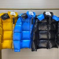 モンクレール スーパーコピー ダウンジャケット フード付き 光沢ブラック裏地 秋冬向け MONCLER