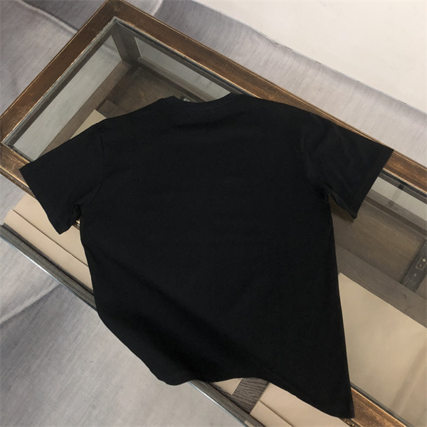 芸能人愛用ストーンアイランドtシャツ コピーSTONE ISLAND新作メンズファッションオシャレコーディネート男女OK