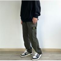 ストーンアイランド  STONE ISLAND スーパーコピー  カーゴパンツ サイドポケット ジッパー付き 高耐久 素材 ロゴアクセント
