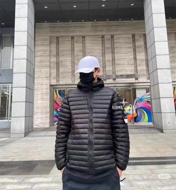 軽量設計 保温性 抜群 STONE ISLAND ストーンアイランド コピー インナーダウン ジャケット