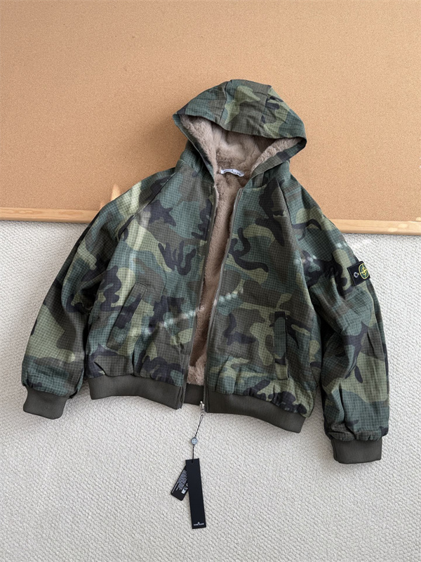 保温性抜群 冬仕様 防寒対策 カモフラージュ ジャケット STONE ISLAND ストーンアイランド コピー