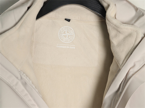 防風対策 保温仕様 STONE ISLAND ストーンアイランド コピー 冬支度 フード コート 2026新作必須