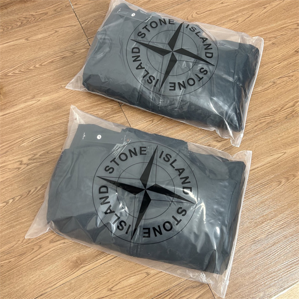 高密度素材 保温仕様 冬支度 STONE ISLAND ストーンアイランド コピー ダウン ジャケット 定番モデル