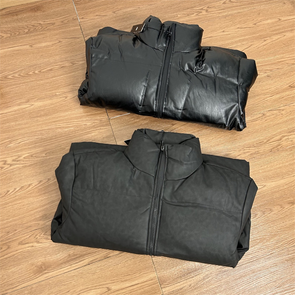 高密度素材 保温仕様 冬支度 STONE ISLAND ストーンアイランド コピー ダウン ジャケット 定番モデル