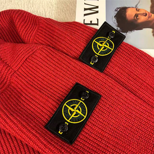 STONE ISLAND ストーンアイランド コピー 2026新作 存在感カラー しっかり編地 ハーフジップ ニット