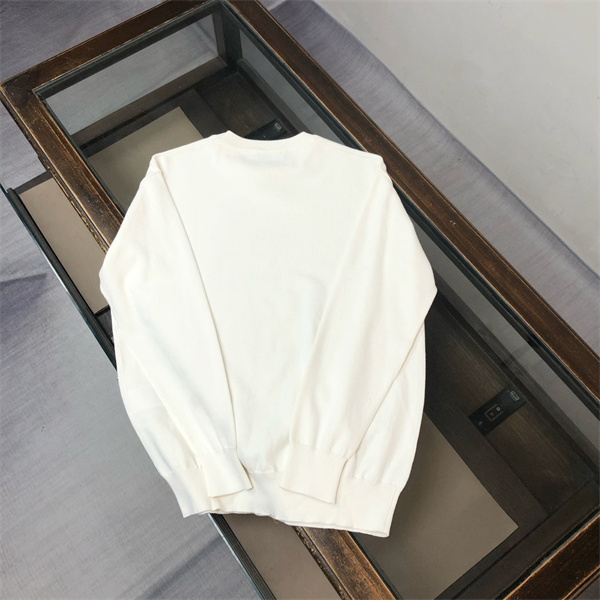  STONE ISLAND ストーンアイランド コピー 上質仕立て ミニマル表情 クルーネック ニット 定番モデル