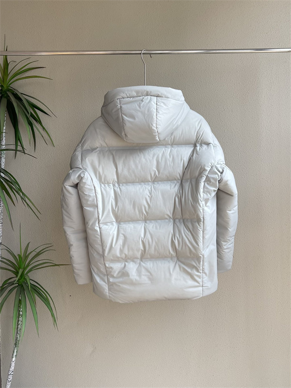  温力重視 軽量 防寒 ダウンジャケット 冬季対応モデル STONE ISLAND ストーンアイランド コピー