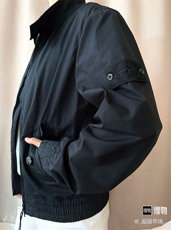 実用性 防風仕様 動きやすさ STONE ISLAND ストーンアイランド コピー ダウンジャケット 注目