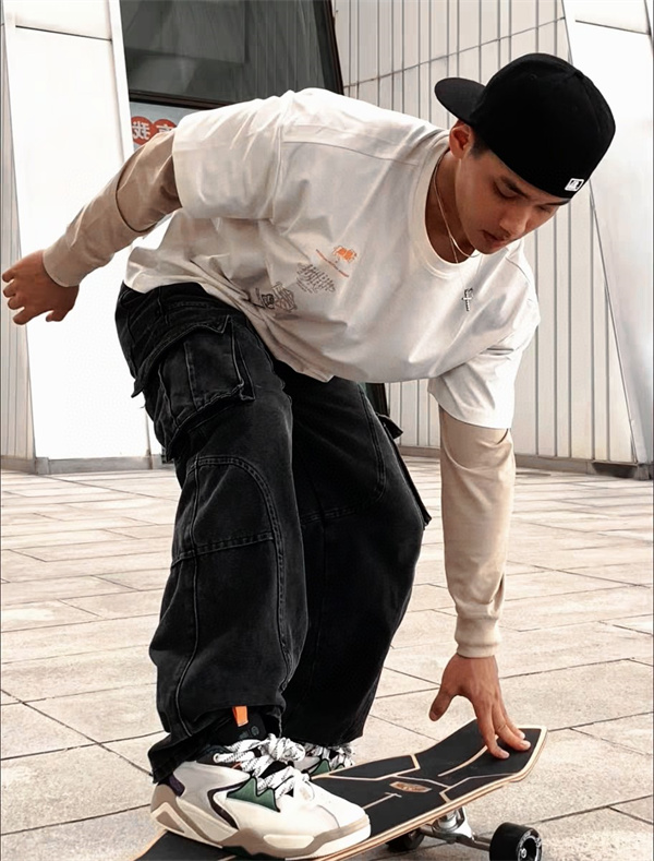 無骨デザイン STONE ISLAND ストーンアイランド コピー カーゴパンツ 2026新作 人気急上昇