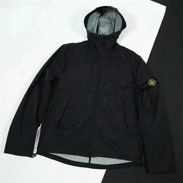 高機能 防寒中綿仕様 フーデッドデザイン 冬季対応 アウター ストーンアイランド コピー STONE ISLAND