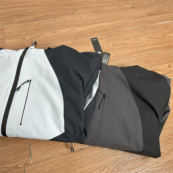  ストーンアイランド コピー STONE ISLAND 注目 バイカラーパネル 防風設計 アクティブ向け ジャケット