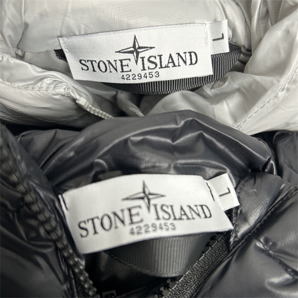ストーンアイランド コピー STONE ISLAND 高保温 フーデッド構造 防寒重視 ダウンアウター