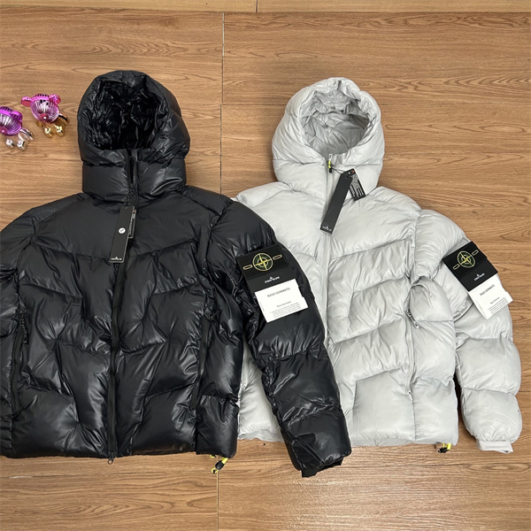 ストーンアイランド コピー STONE ISLAND 高保温 フーデッド構造 防寒重視 ダウンアウター