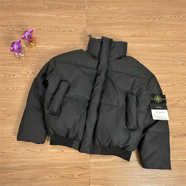 上品 中綿仕様 防寒対応 ショートジャケット ストーンアイランド コピー STONE ISLAND