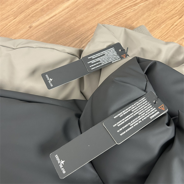 上品 中綿仕様 防寒対応 ショートジャケット ストーンアイランド コピー STONE ISLAND