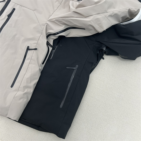 高機能 フーデッド設計 防風構造 ストーンアイランド コピー STONE ISLAND アウター