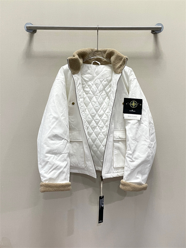 ストーンアイランド コピー STONE ISLAND 清潔感 ボアライニング フルジップ 保温設計 ジャケット
