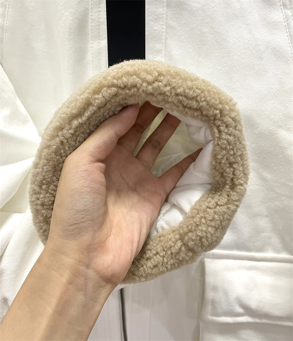 ストーンアイランド コピー STONE ISLAND 清潔感 ボアライニング フルジップ 保温設計 ジャケット