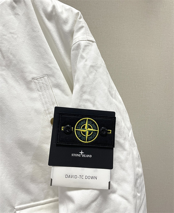 ストーンアイランド コピー STONE ISLAND 清潔感 ボアライニング フルジップ 保温設計 ジャケット