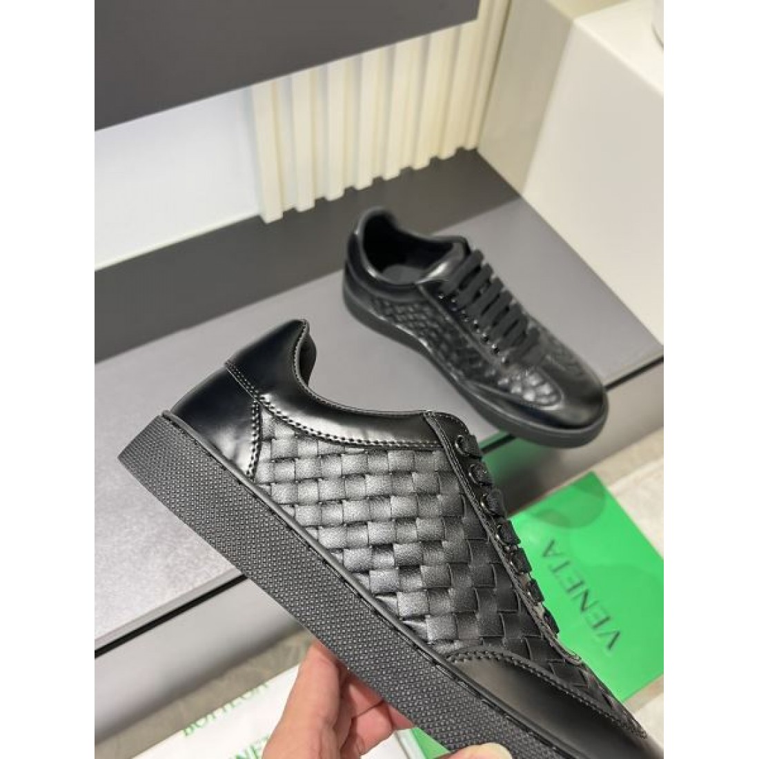 トレンド感抜群のBOTTEGA VENETA ボッテガヴェネタ コピー カジュアルシューズ 上質で