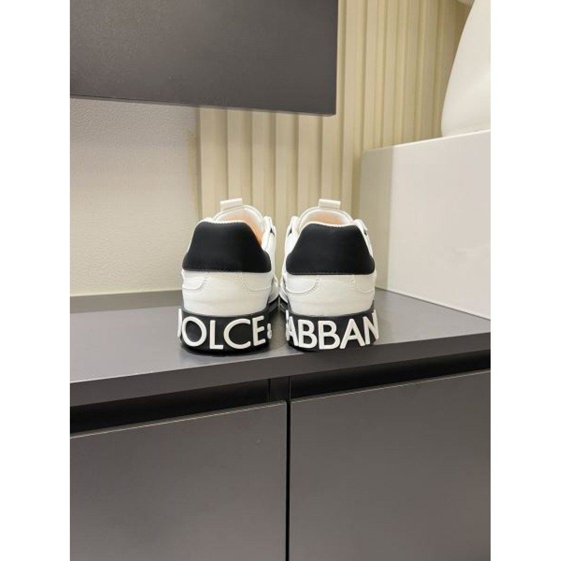 ドルチェ＆ガッバーナ コピー カジュアルシューズ DOLCE＆GABBANAエレガントでモダンな