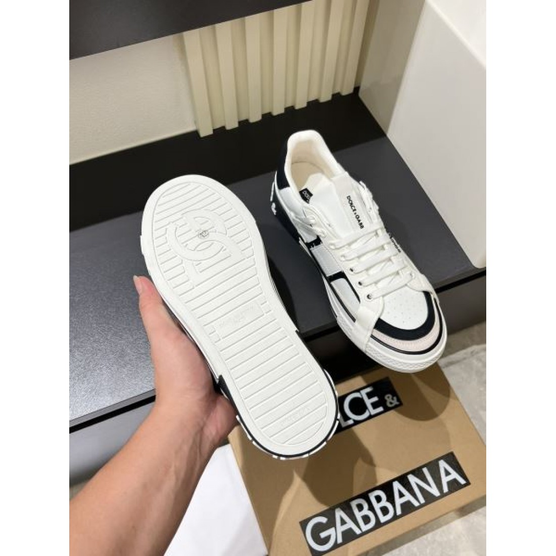 ドルチェ＆ガッバーナ コピー カジュアルシューズ DOLCE＆GABBANAエレガントでモダンな