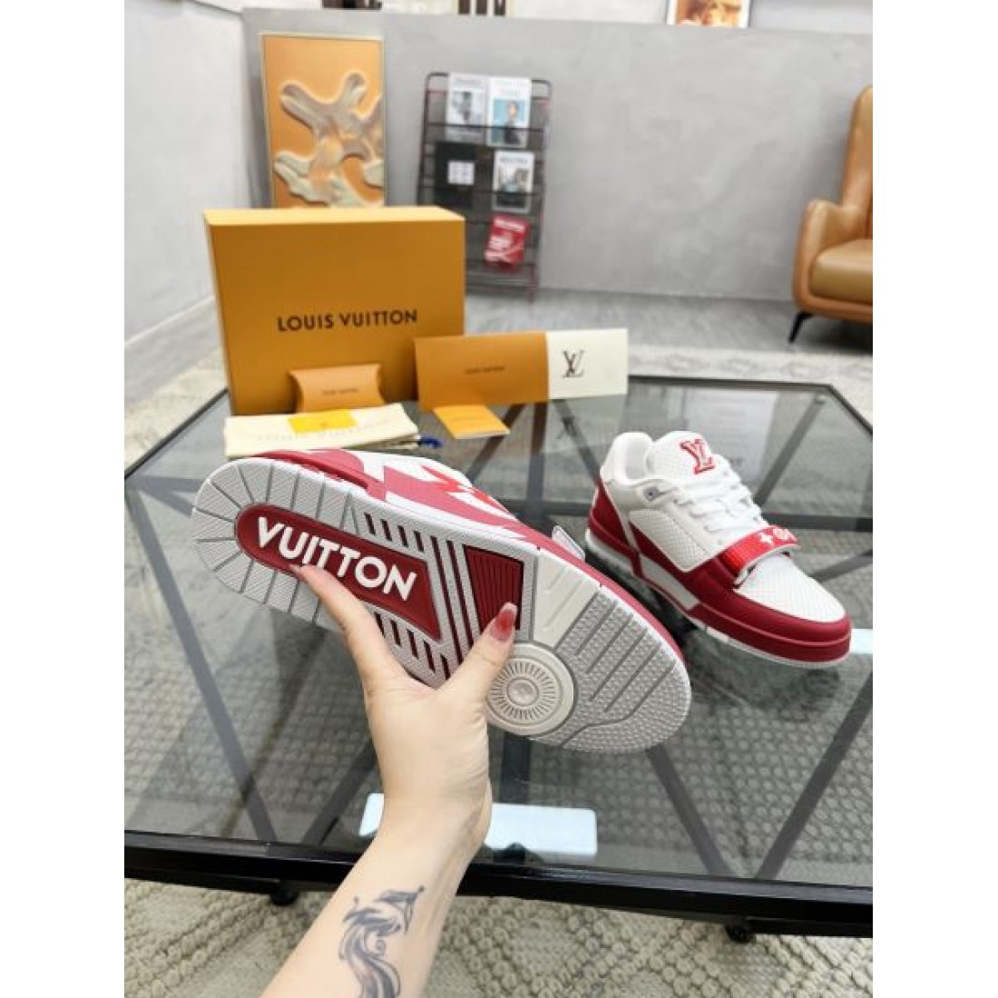 旬コーデに最適 LOUIS VUITTON ルイヴィトン コピー カジュアルシューズ オールシーズン活躍