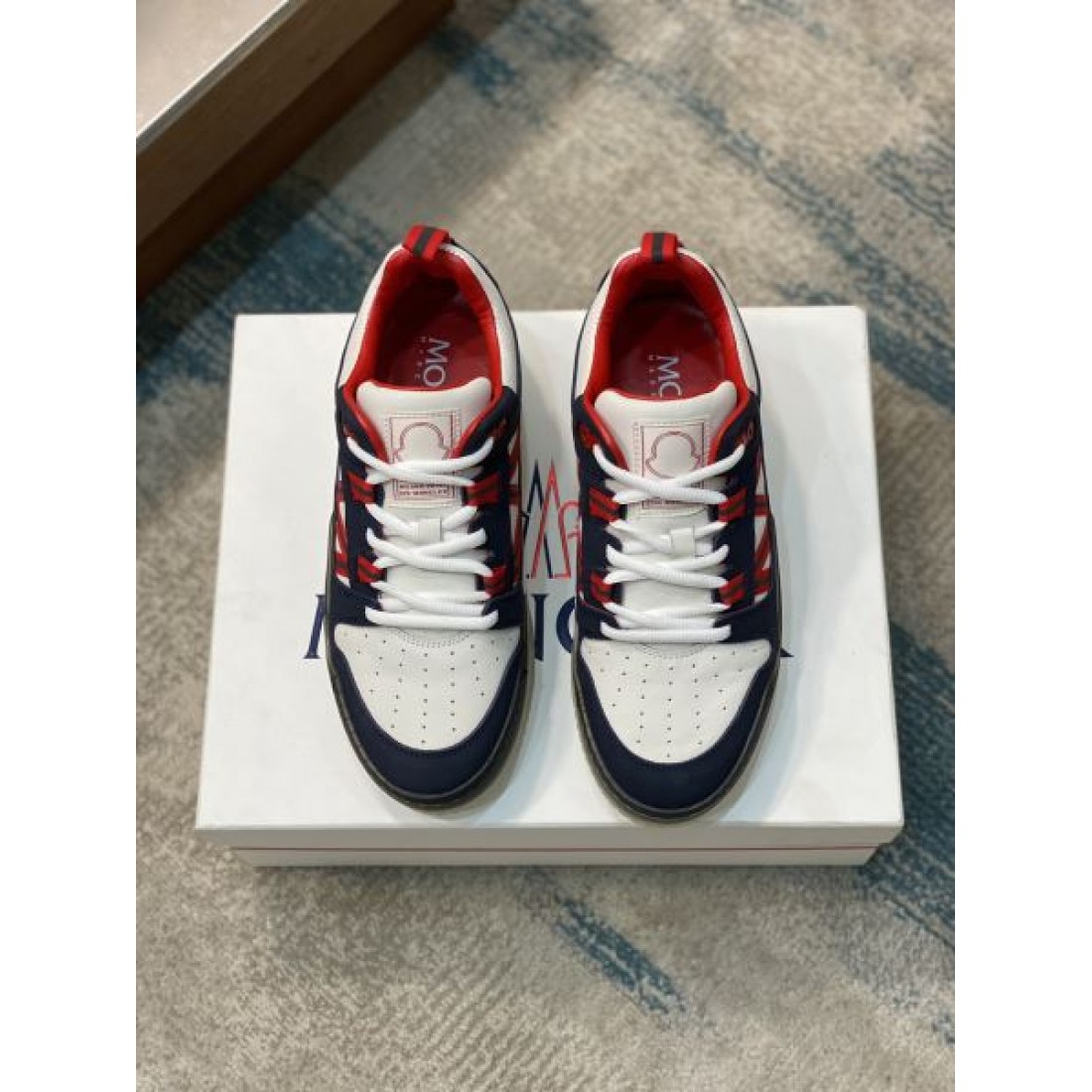 モンクレール コピー シューズ MONCLERアクティブで上質な快適スタイル