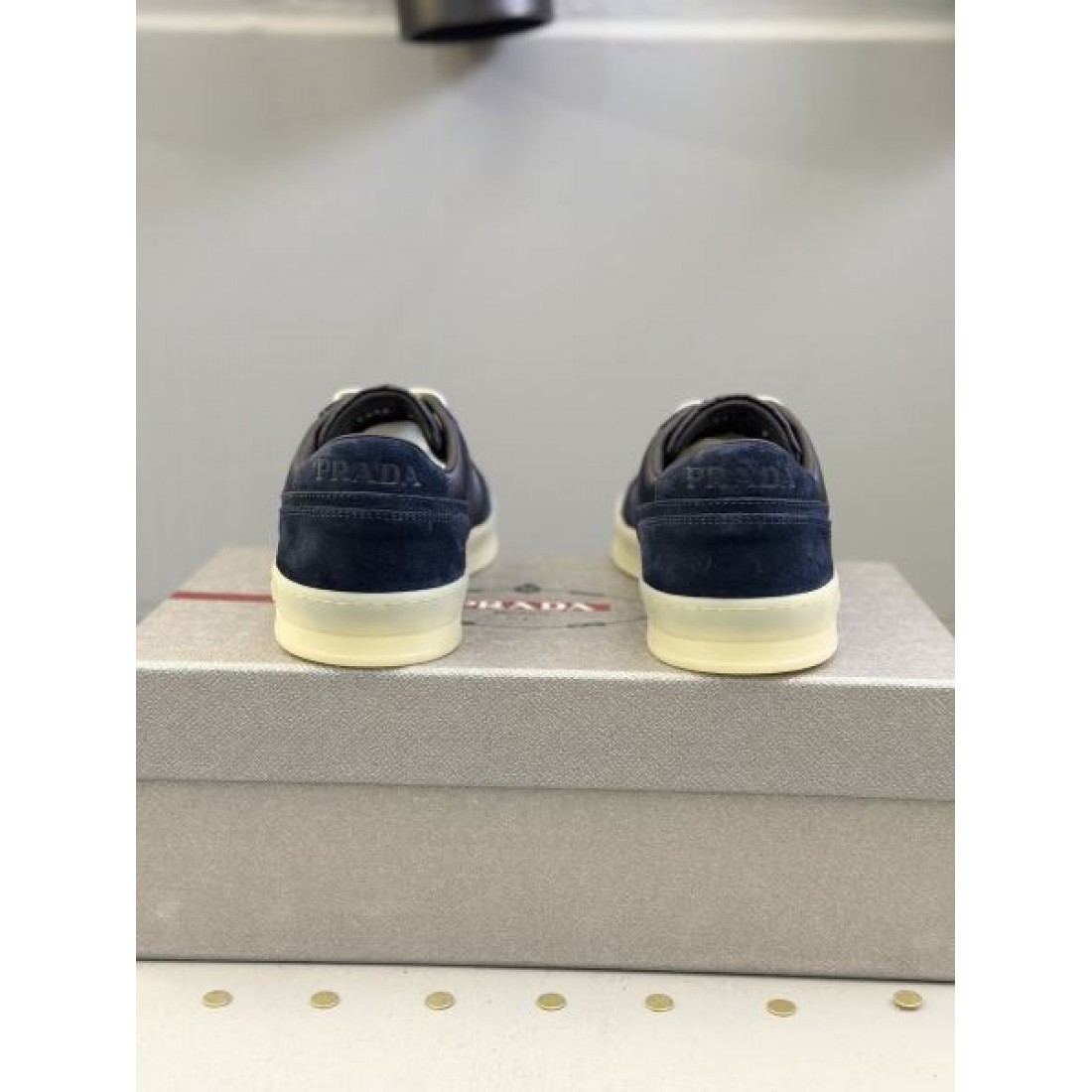 PRADA プラダ コピー カジュアルシューズ FASHION感満載の 軽快で上品な