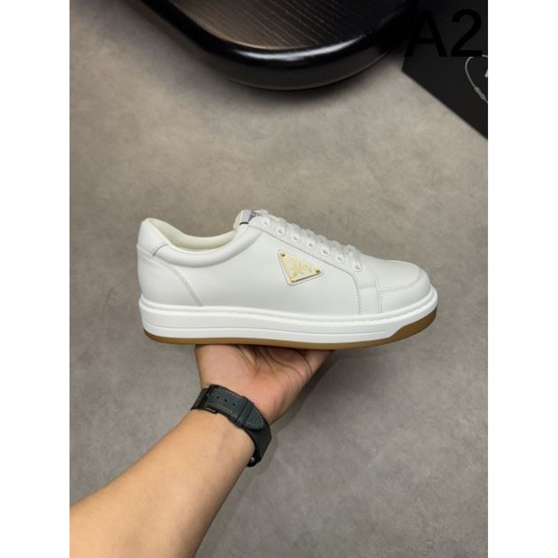  今売れている PRADA プラダ コピー カジュアルシューズ 大人カジュアルに最適