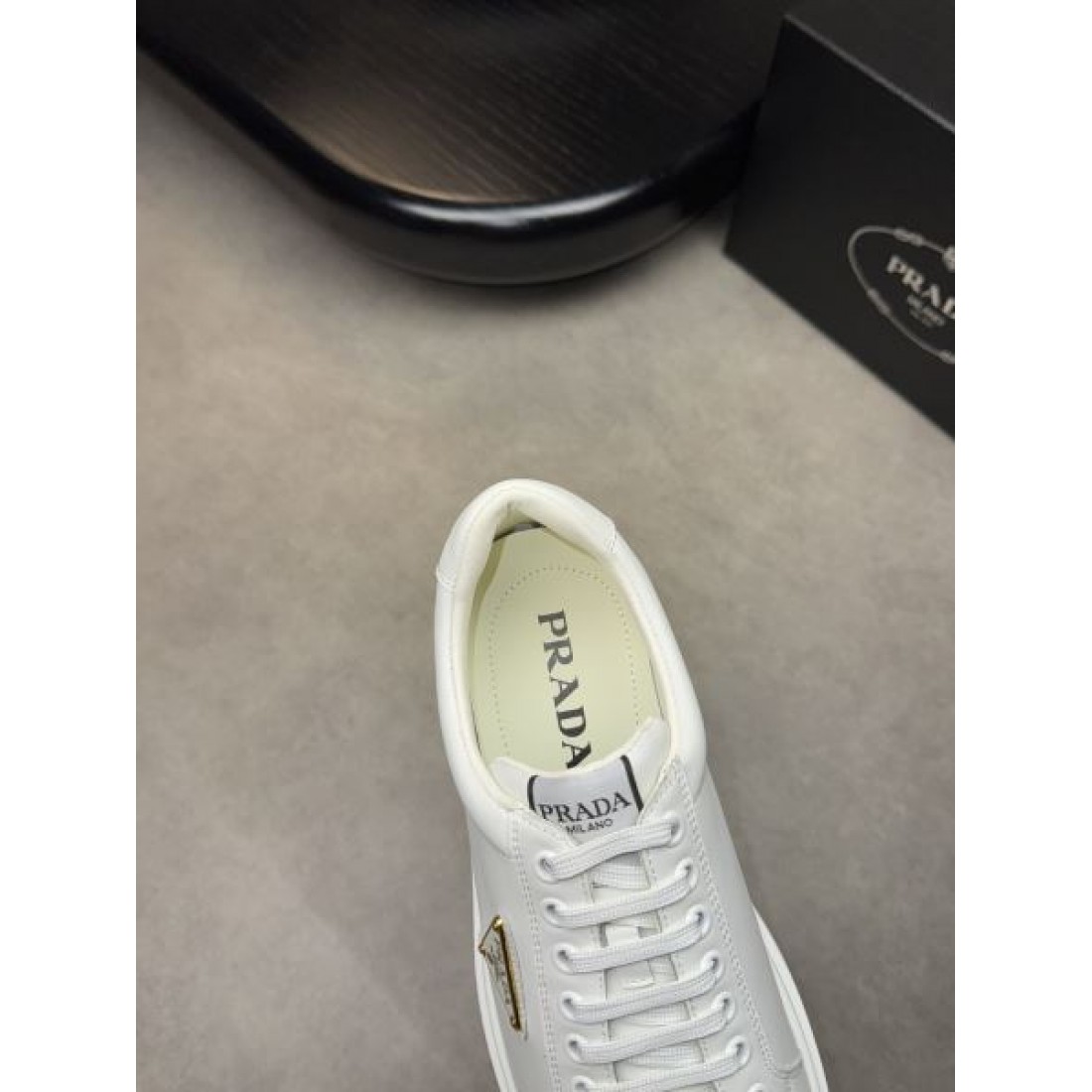  今売れている PRADA プラダ コピー カジュアルシューズ 大人カジュアルに最適